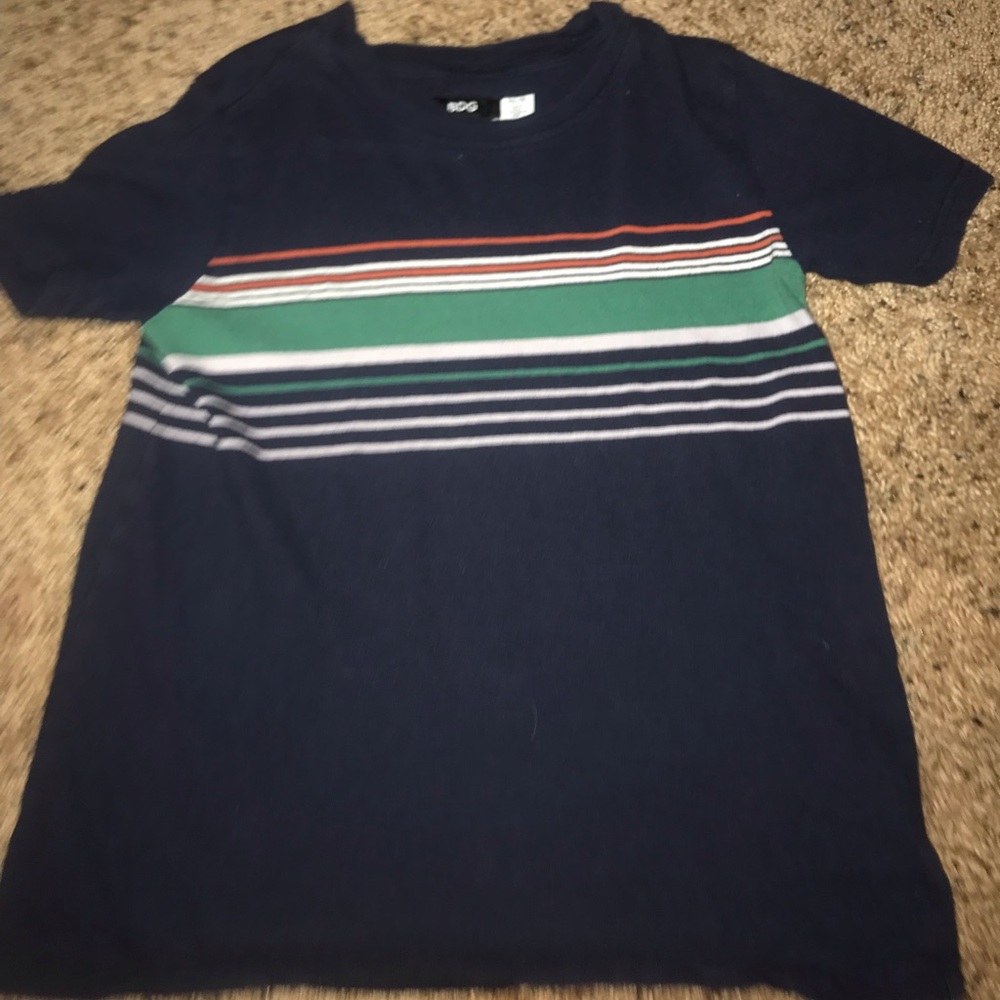 striped navy shirt
